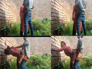 Indian Viral Porn MMS village randi bhabhi hard outdoor fucking with boyfriend