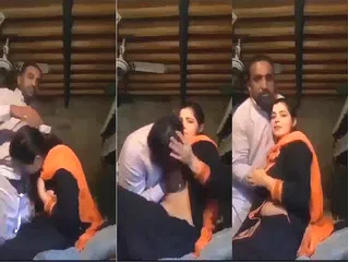 fsiblog xxx Sexy Paki wife Blowjob and Boobs Sucking with Sasur