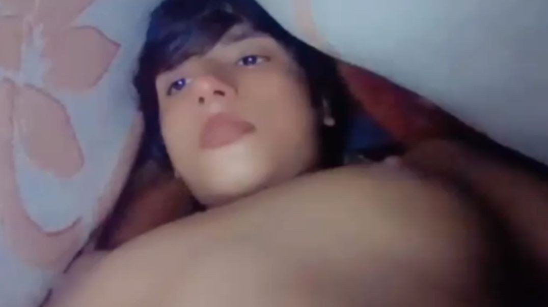 Fsiblog new mms 10th Class girl showing to boyfriend how to fuck virgin pussy with Pen